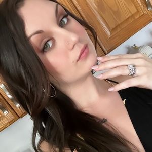 Meet your Posher, Alison